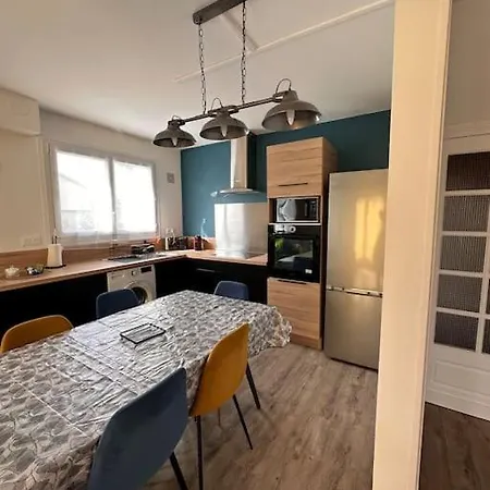 Agreable Maison De Ville 6 Personnes Bourges Exterior photo