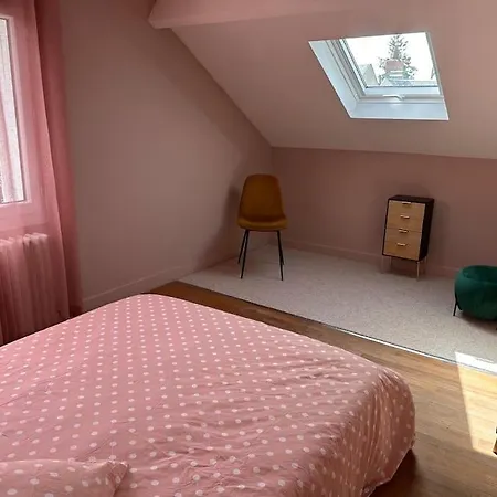 Agreable Maison De Ville 6 Personnes Bourges Exterior photo